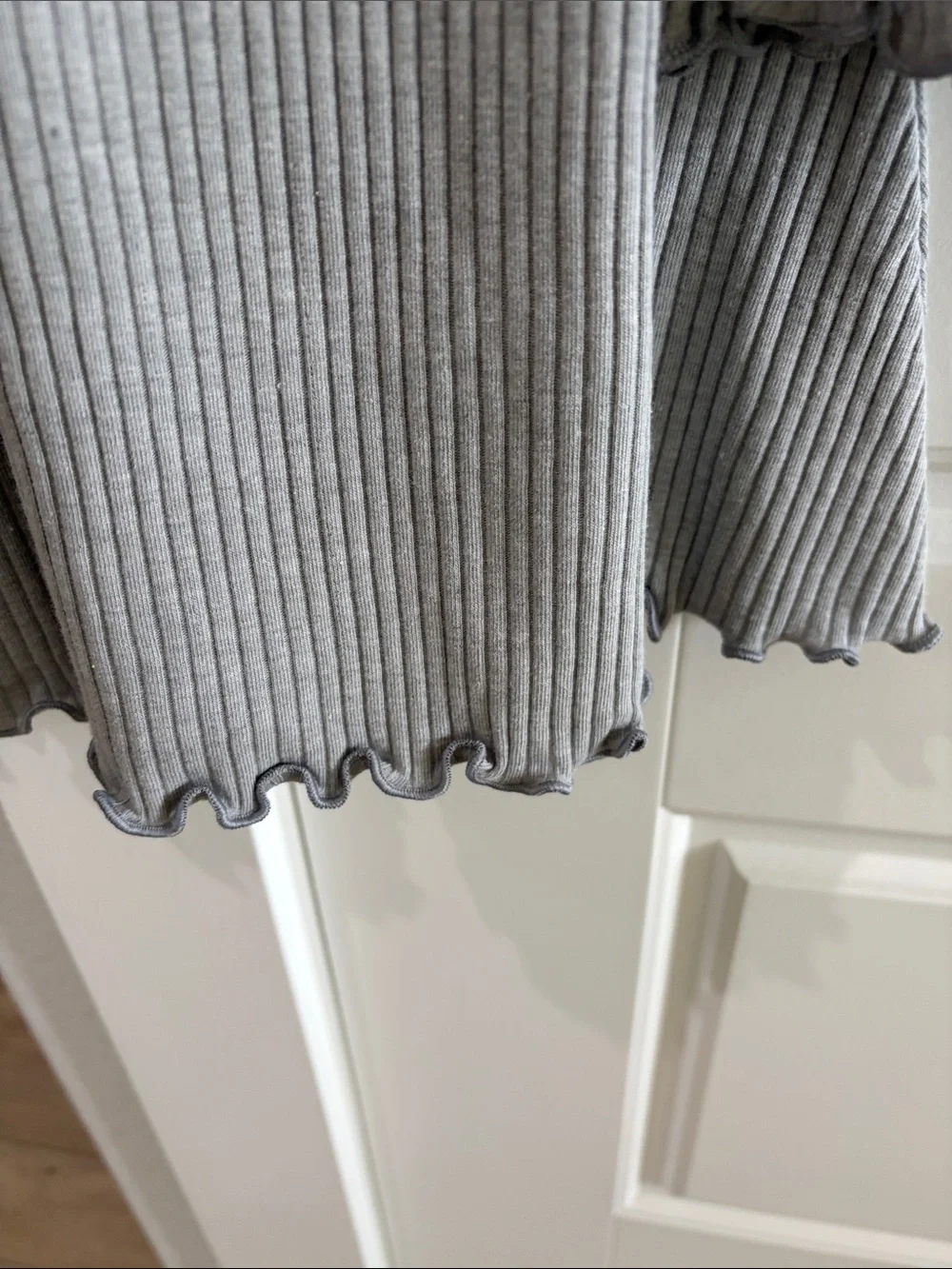 Girl’s SzS (6/7) Old Navy Ribbed Collared Long-Sleeve Tunic - Light Gray